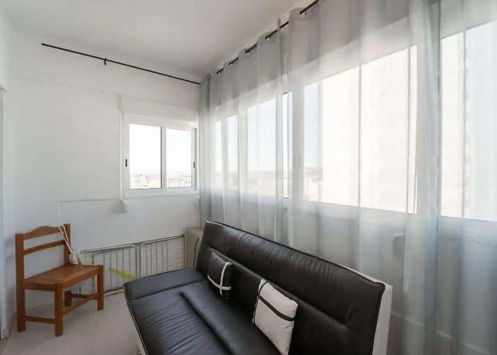 Lejlighed 2br Near | By Airnest Charneca (Setubal)