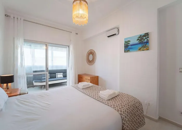 2br Near | By Airnest * Charneca (Setubal)