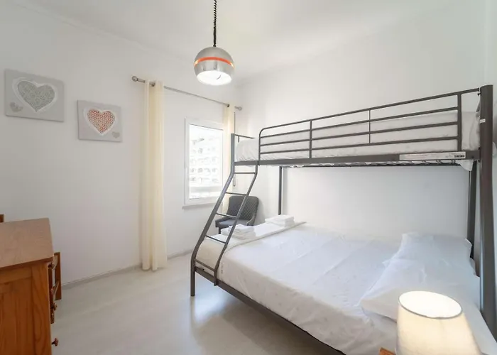 2br Near | By Airnest Charneca (Setubal)