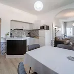 2br Near Costa Da Caparica | By Airnest *