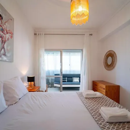 2br Near Costa Da Caparica | By Airnest 아파트