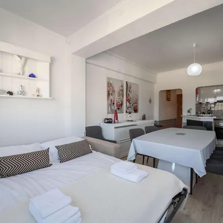 Lägenhet 2br Near Costa Da Caparica | By Airnest Charneca (Setubal)
